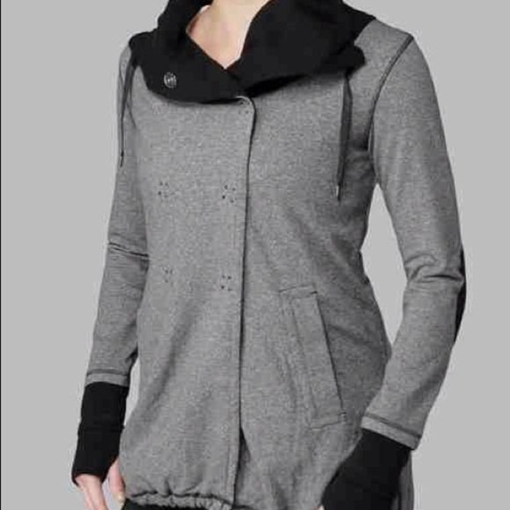 Used Lululemon Gratitude Wrap 🧥